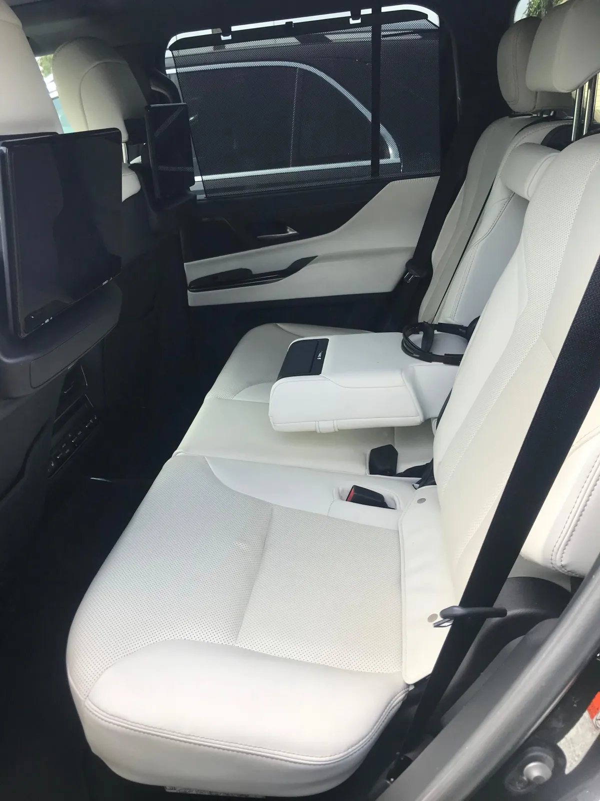 2022 lx600 - Image 7