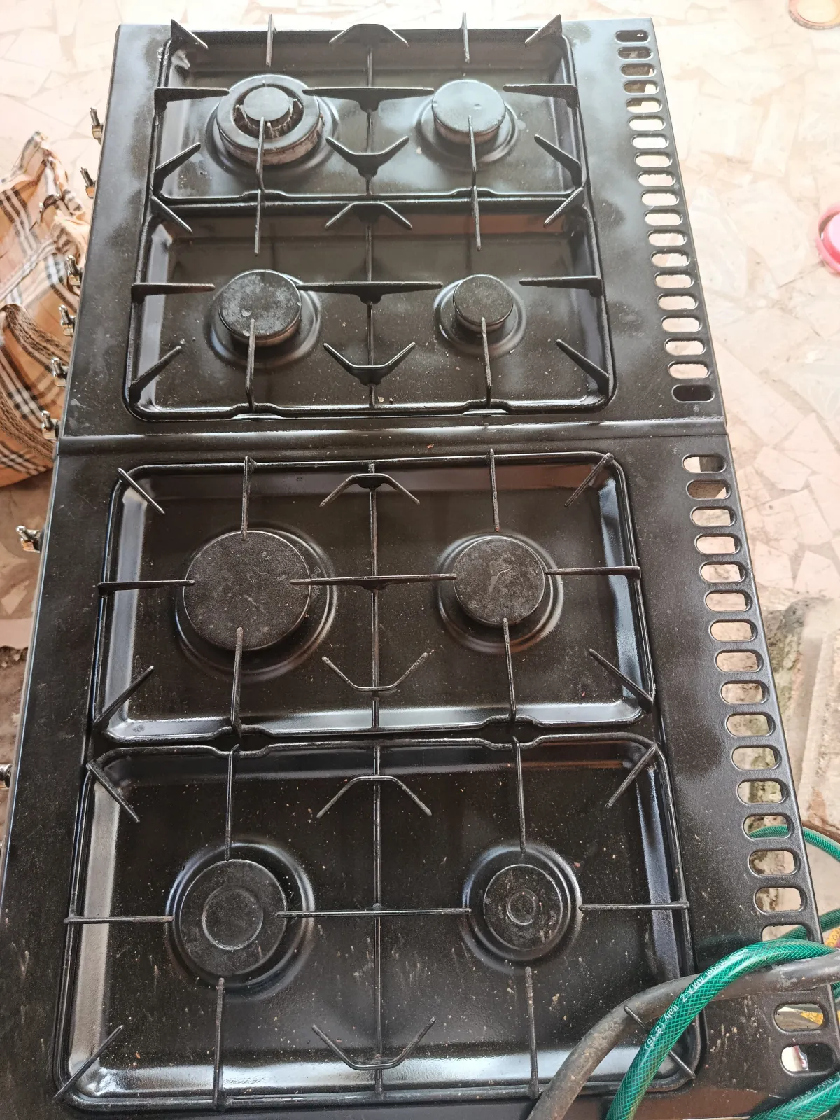 Hotpoint 8-burner Gas Cooker - Image 4