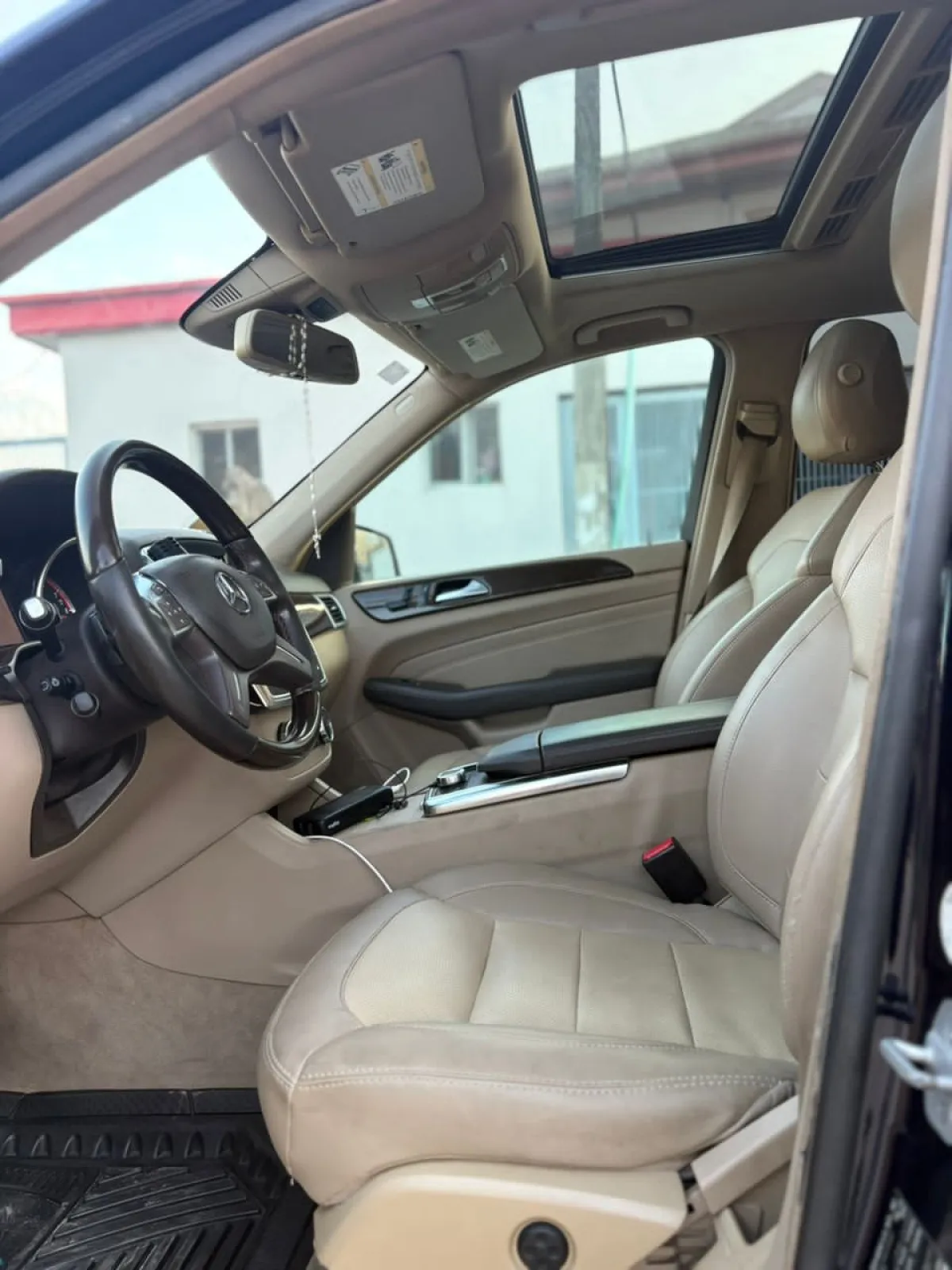 ML350 2013 REGISTERED FOR SALE, Location LEKKI CHEVRON LAGOS - Image 4