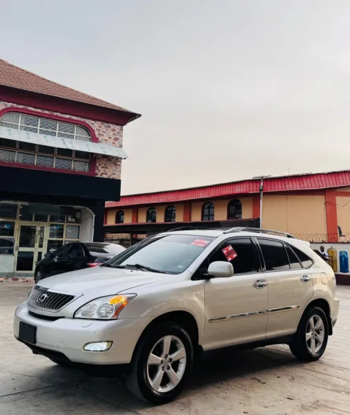 Barely Driven Lexus RX350 2009 Full Option