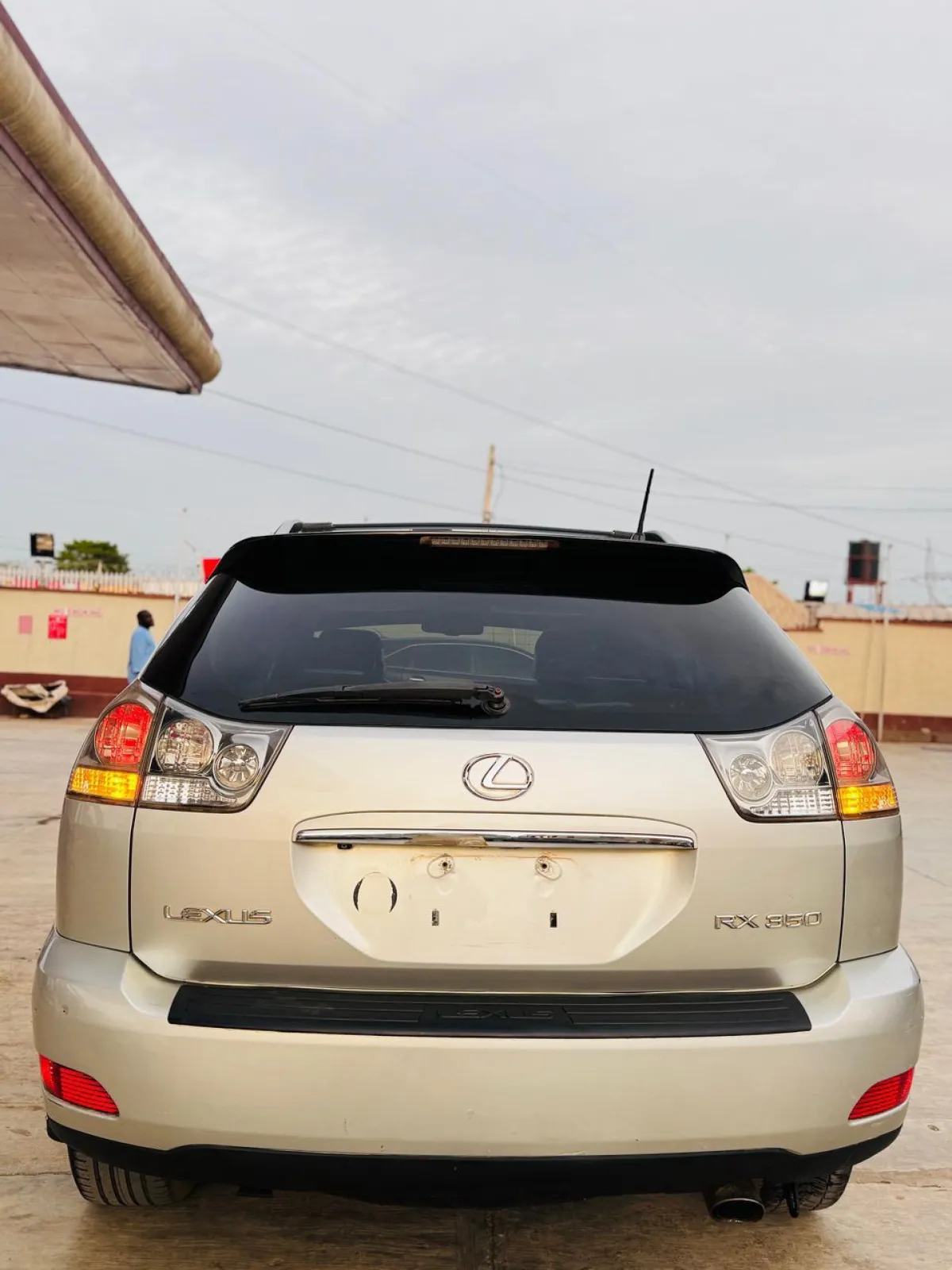 Barely Driven Lexus RX350 2009 Full Option - Image 9