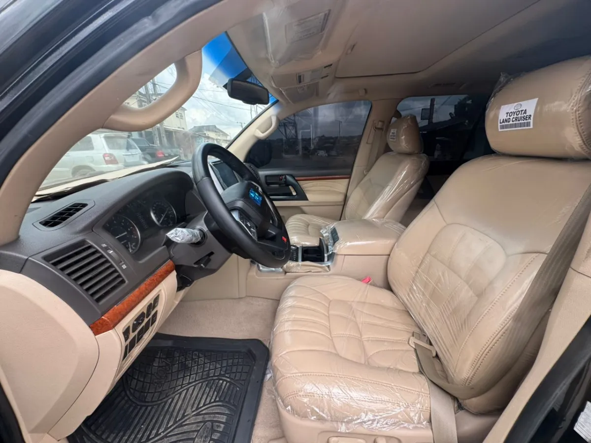 2020 landcruiser - Image 5