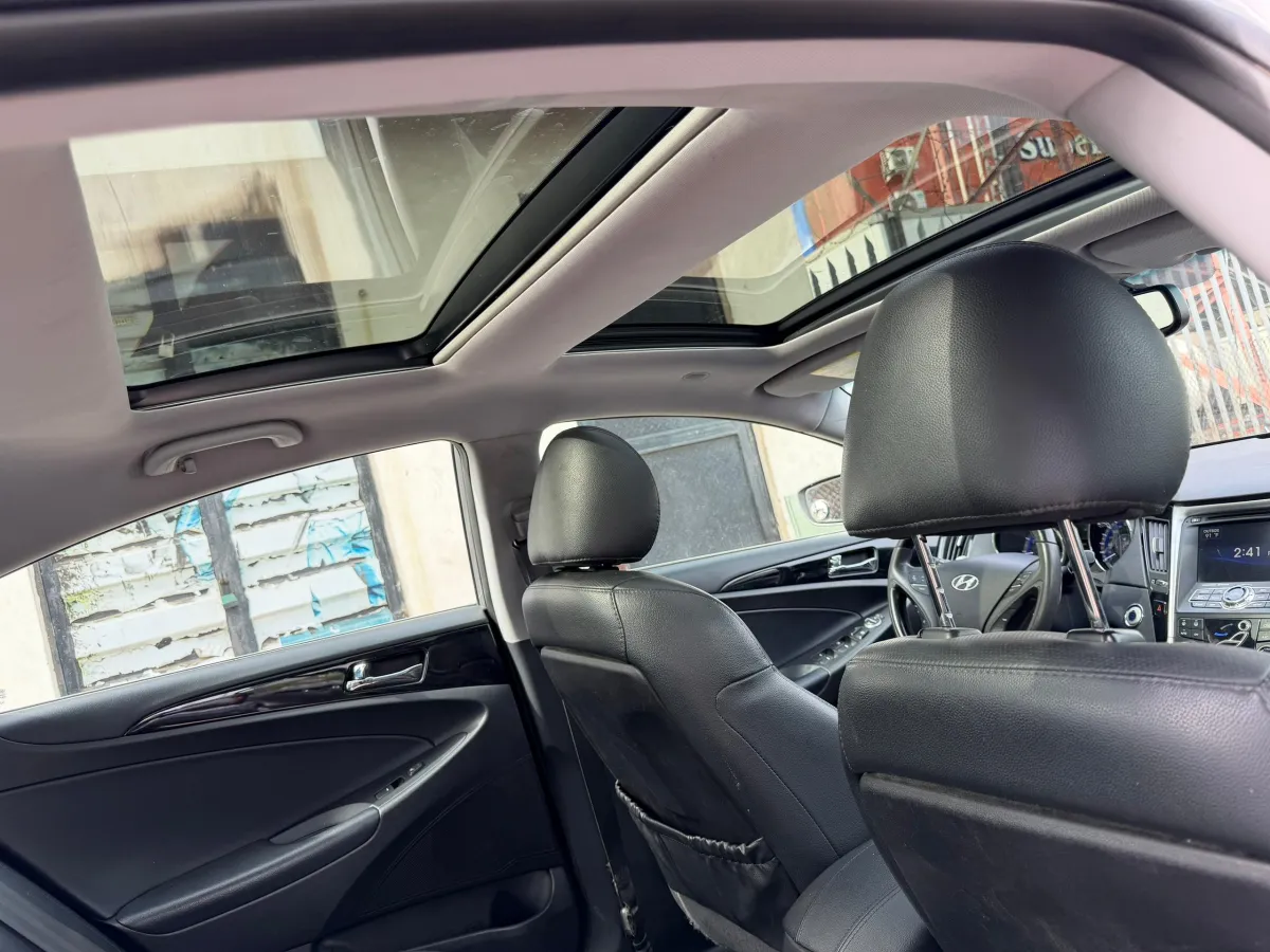 2012 Hyundai Sonata Limited - Image 7