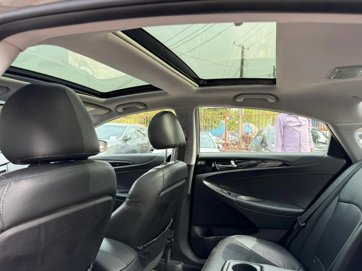 2012 Hyundai Sonata Limited - Image 9