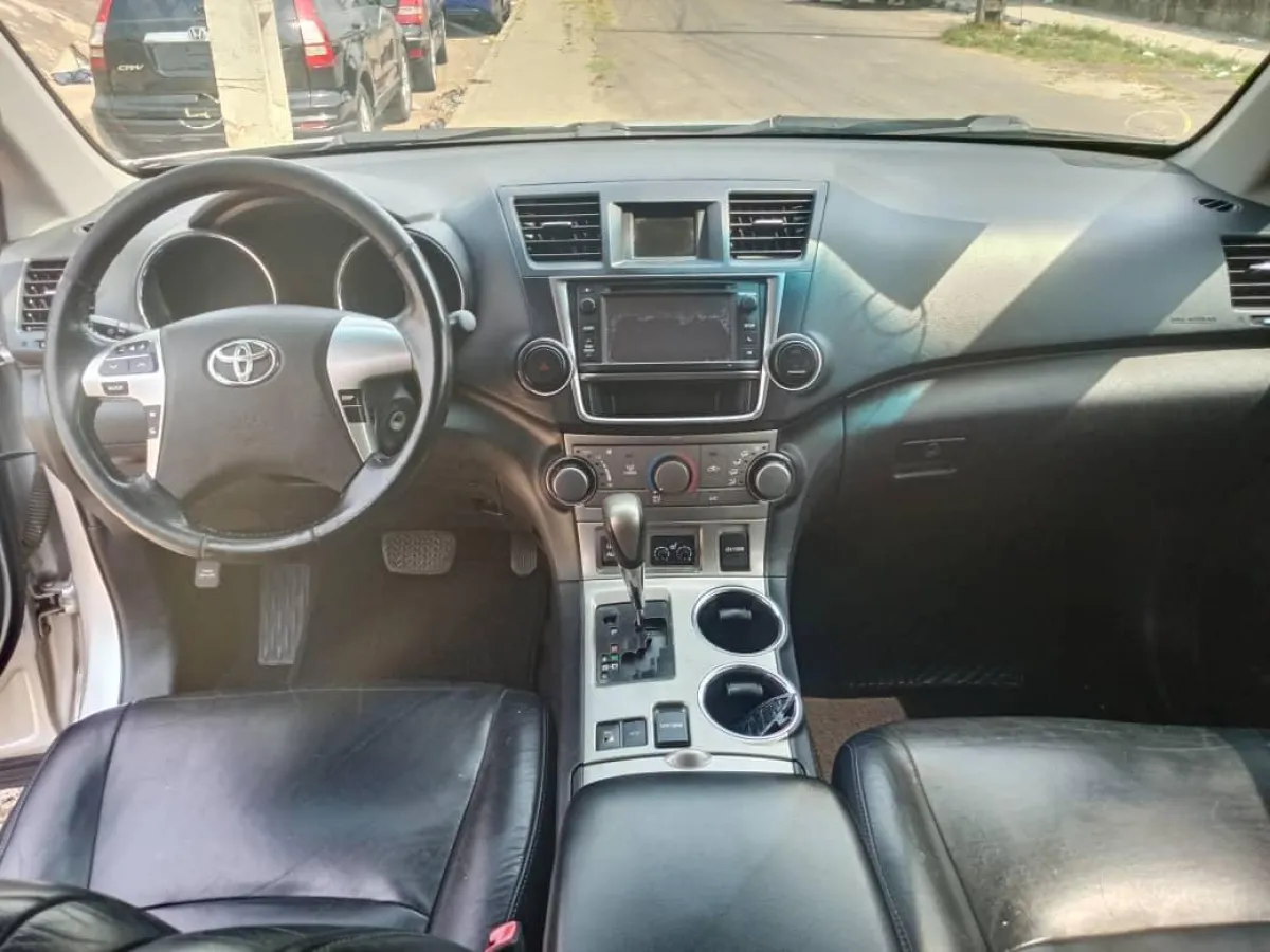 2013 TOYOTA HIGHLANDER - Image 2