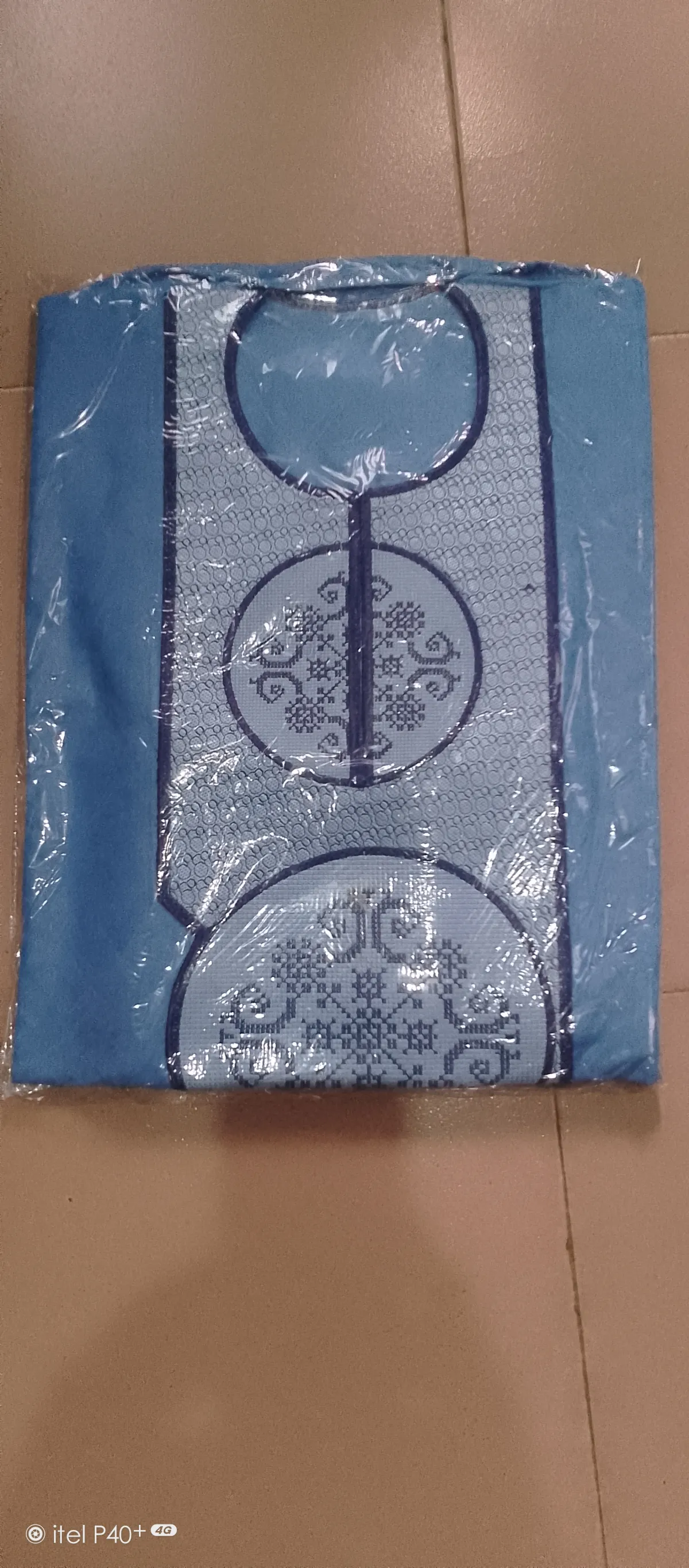 Agbada with cap. - Image 4