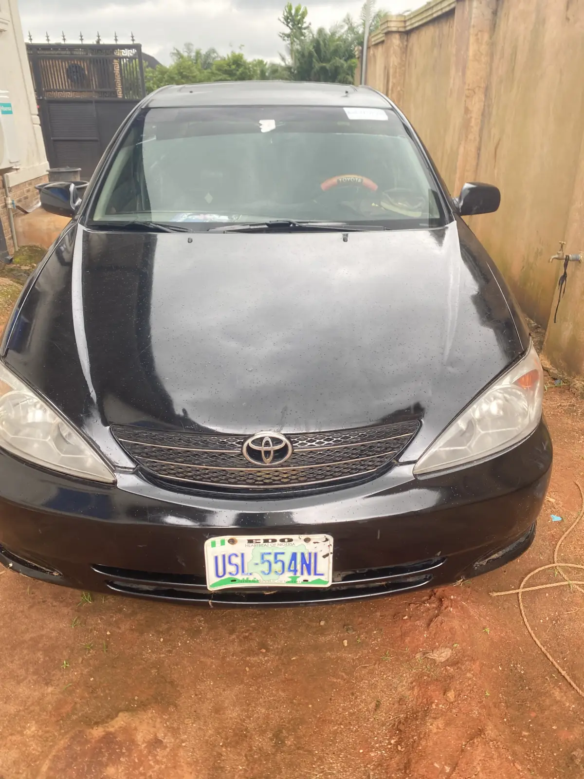 Neatly used Toyota Camry 2.4 - Image 2