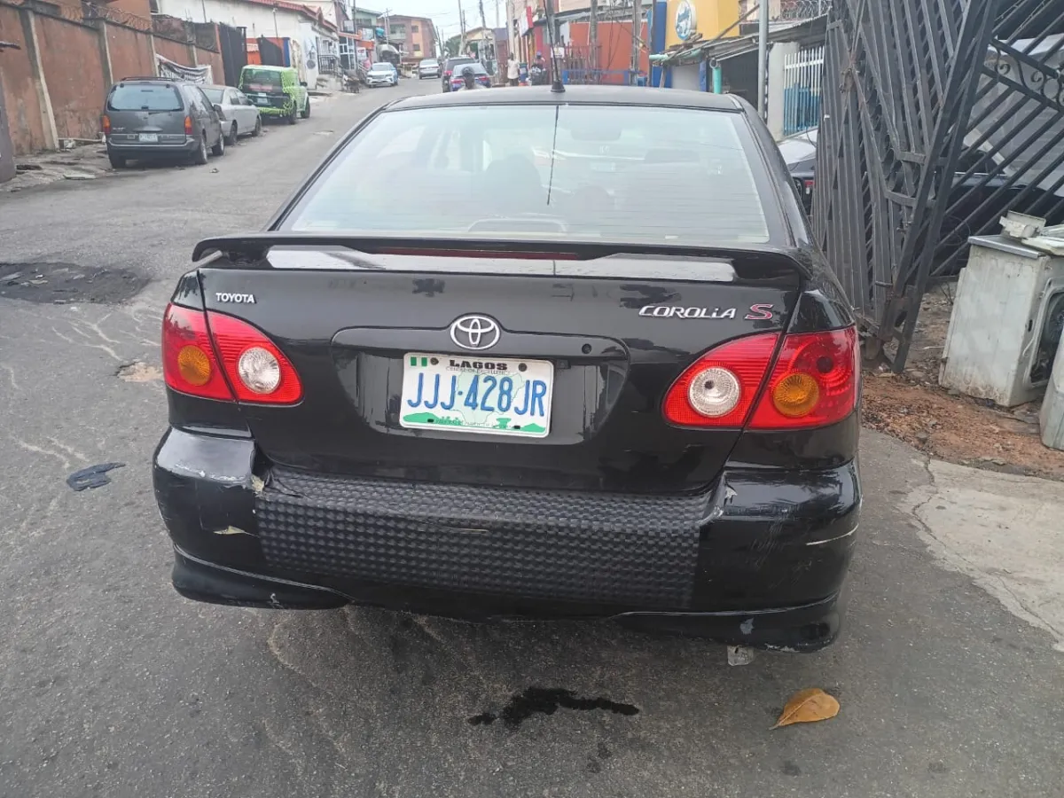 2004 Toyota Corolla Sport - Image 4