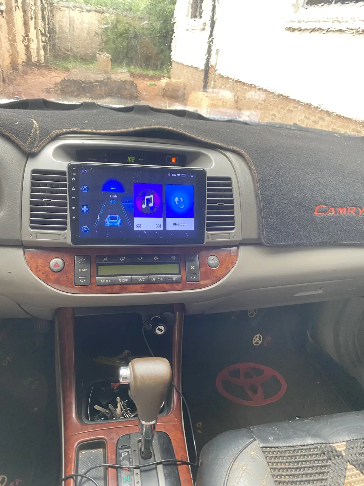 Neatly used Toyota Camry 2.4 - Image 4