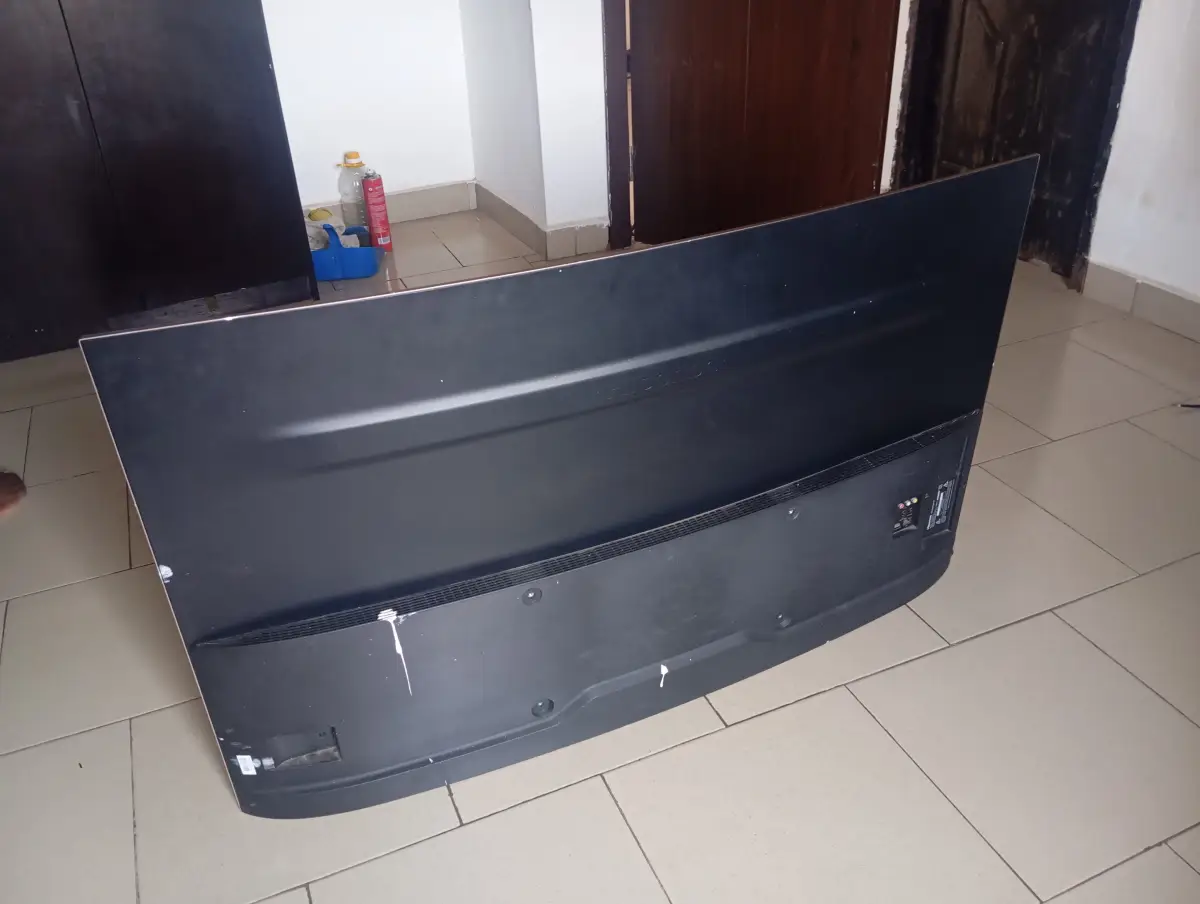 Am selling Airtel 5G Smart Box Router, Pressure Washer, Hisense 55-inch TV - Image 2