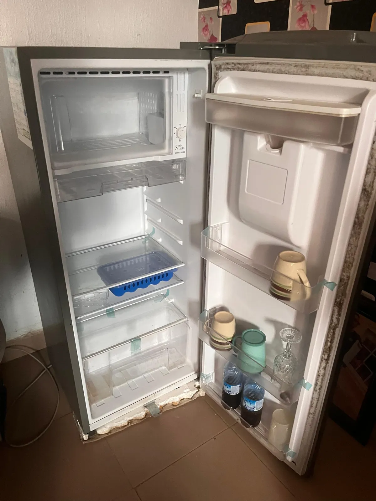 Kenstar Single door fridge with water dispenser - Image 2