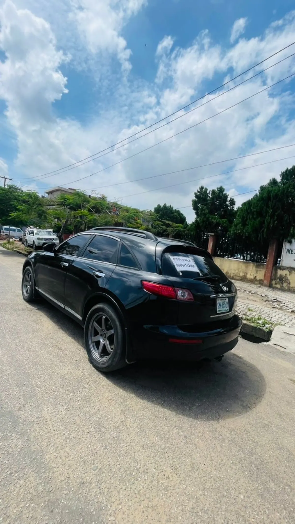 Infiniti FX35 - Image 2