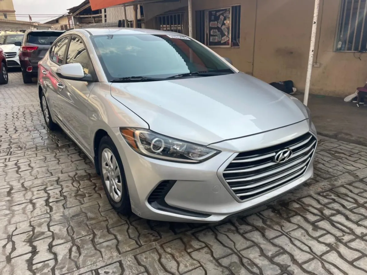 Hyundai elantra - Image 2