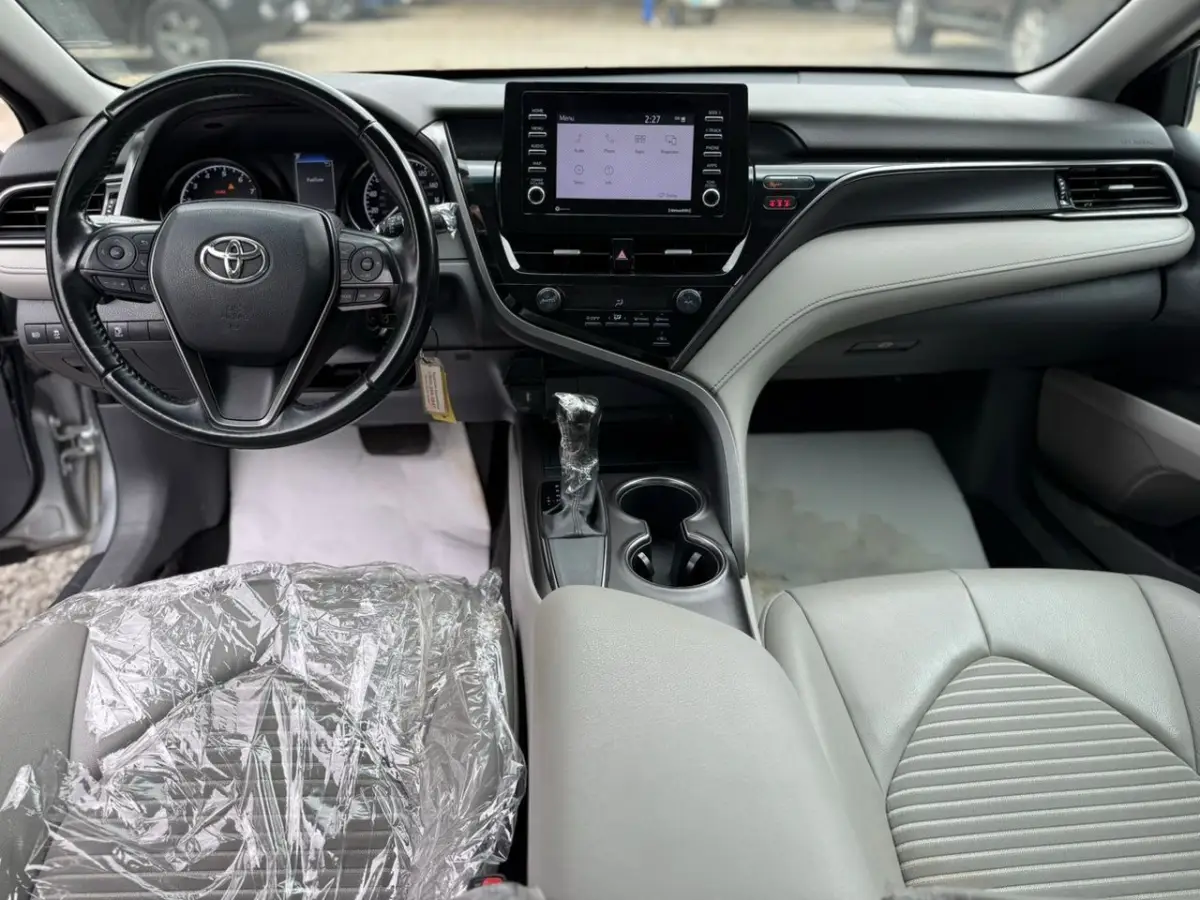 FOREIGN USED 2021 TOYOTA CAMRY SE FOR SALE - Image 4