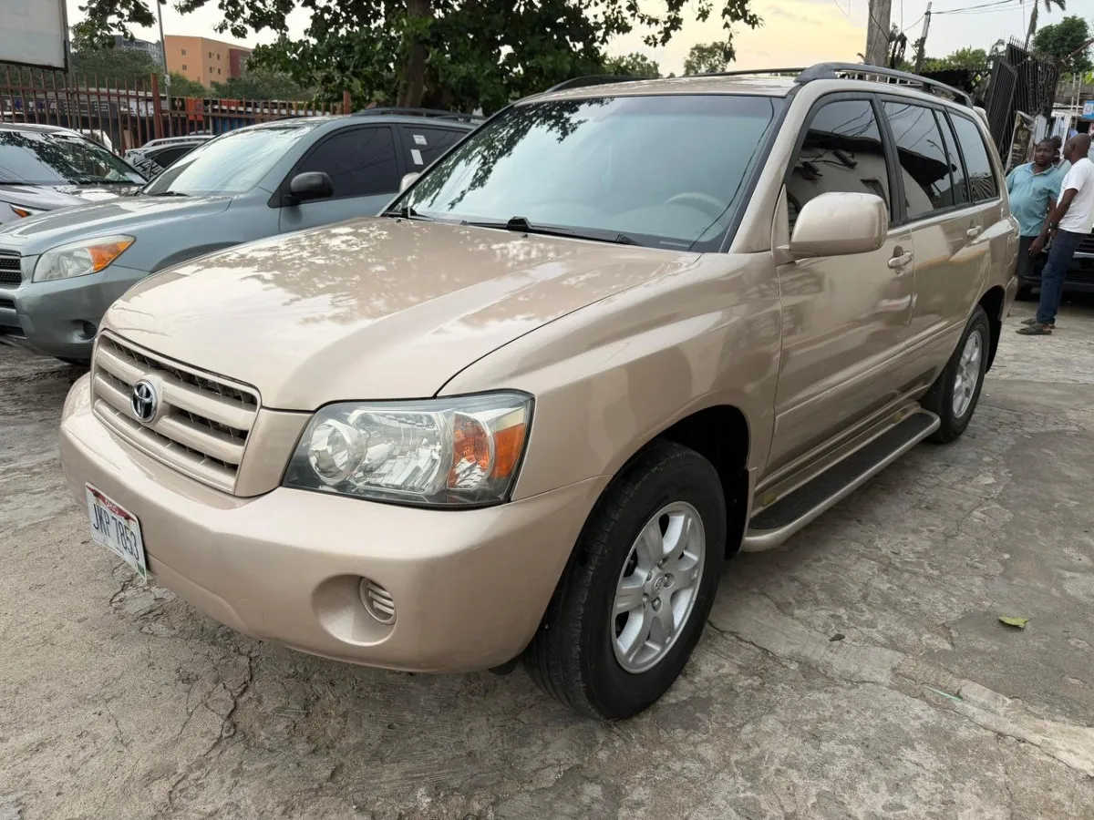 2006 Toyota Highlander Limited - Image 2