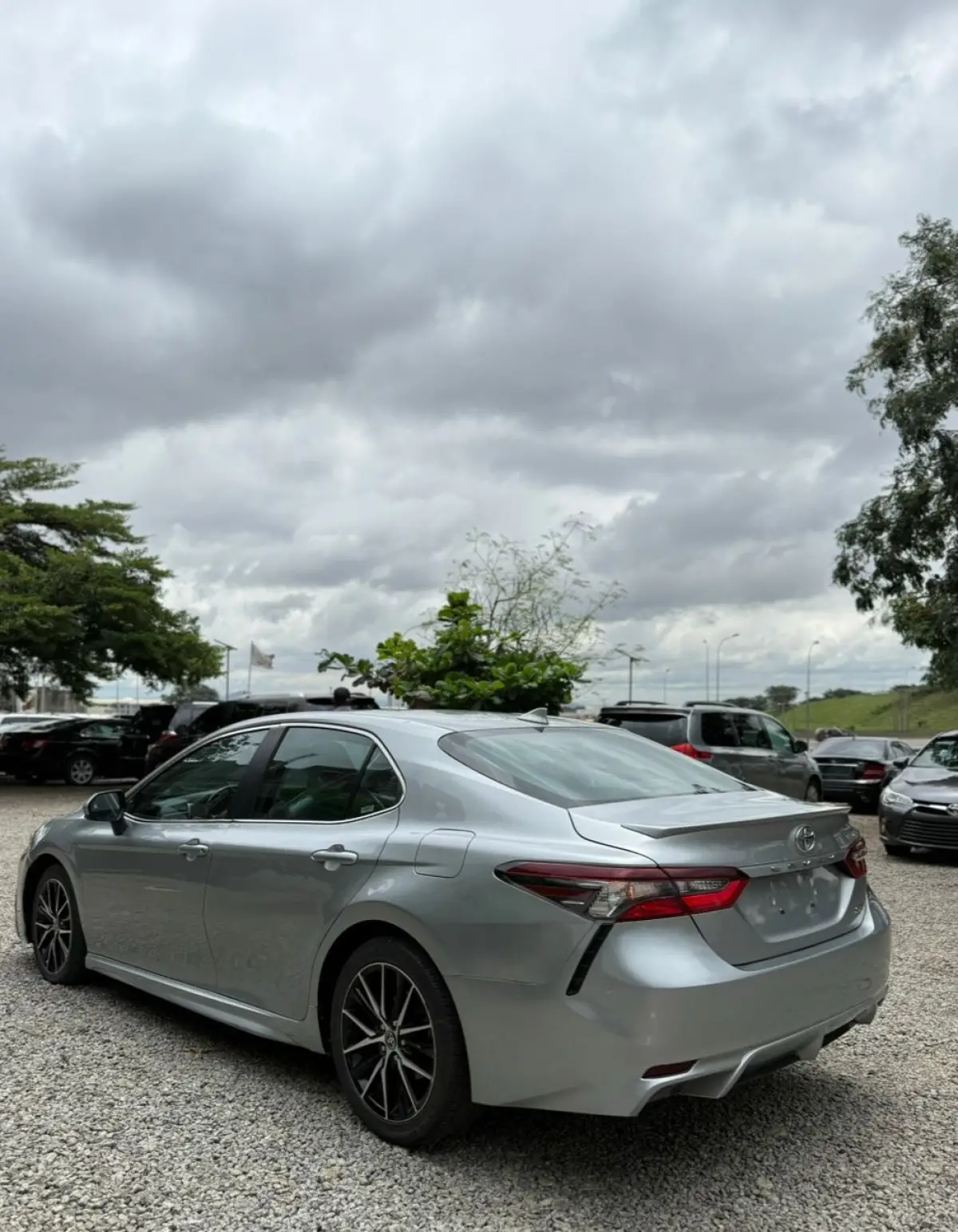 FOREIGN USED 2021 TOYOTA CAMRY SE FOR SALE - Image 7