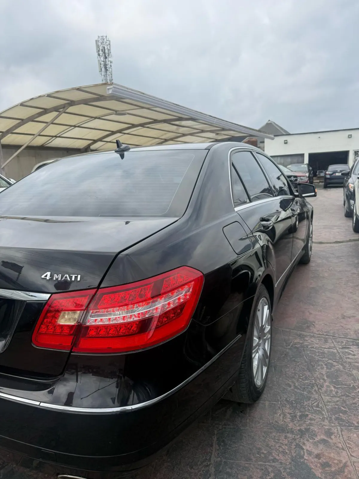 2013 Mercedes Benz E350 4matic - Image 3
