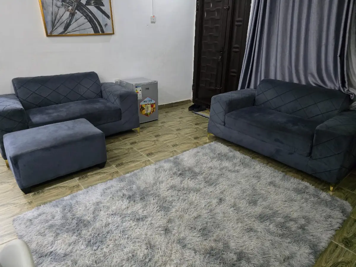 4 seater and ottoman - Image 1