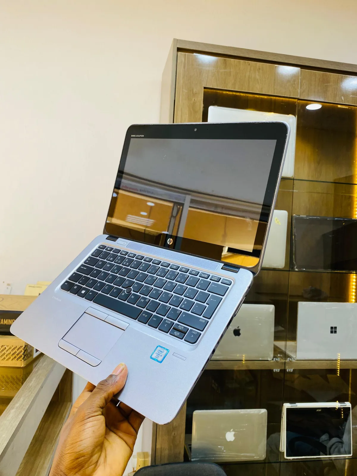 Laptop computer - Image 3