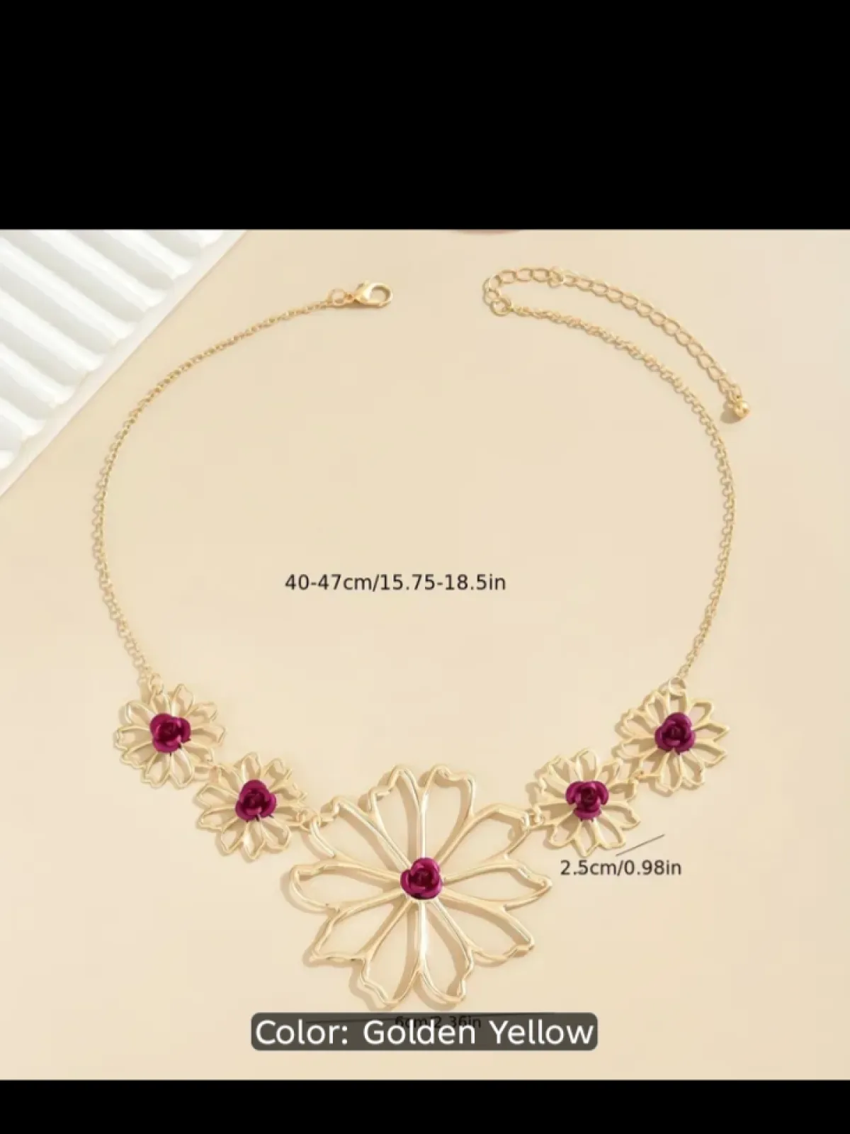 Hollow flower necklace - Image 1