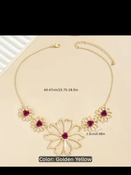 Hollow flower necklace