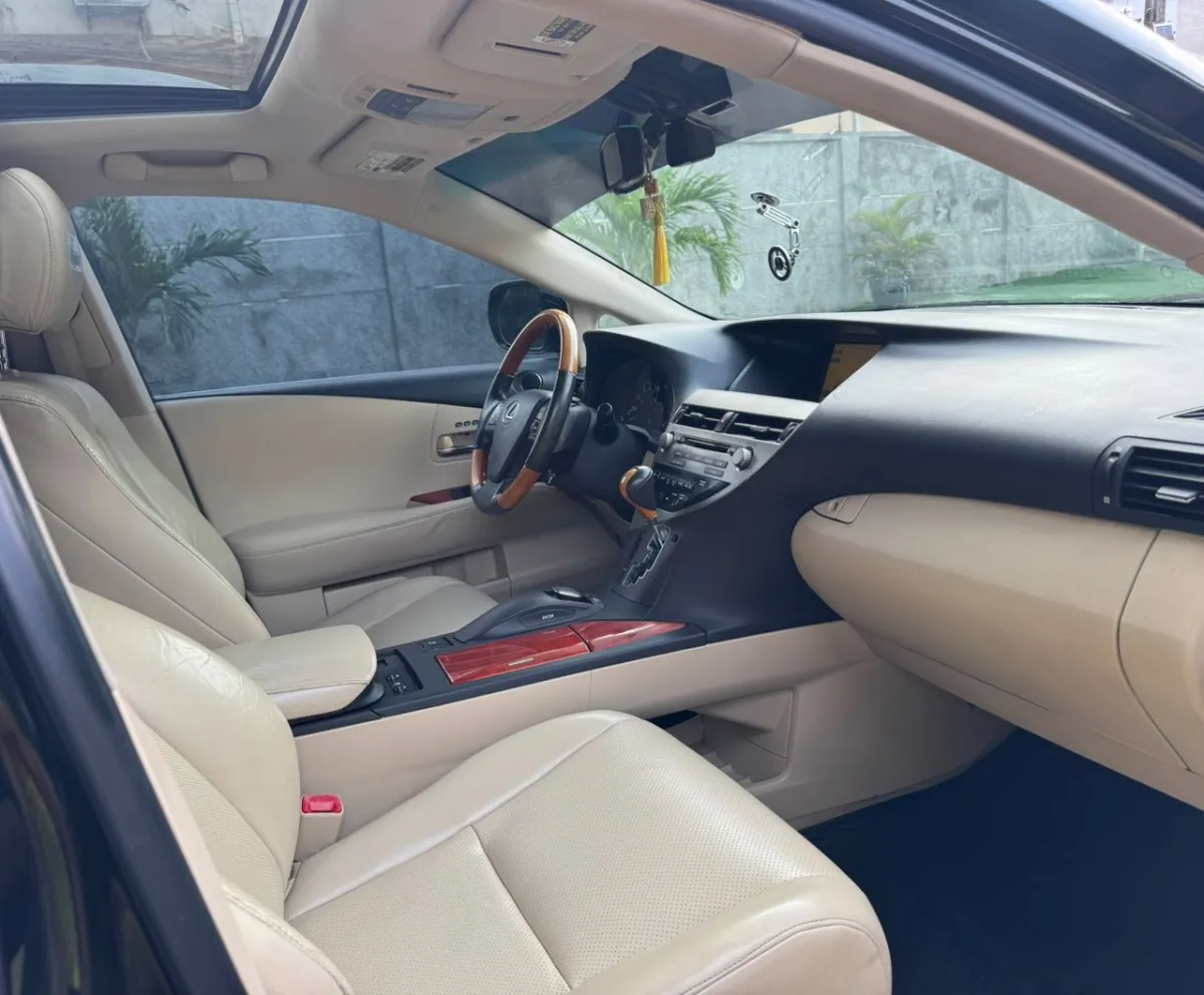 Few Months Used Lexus RX350 2010 Full Option - Image 5