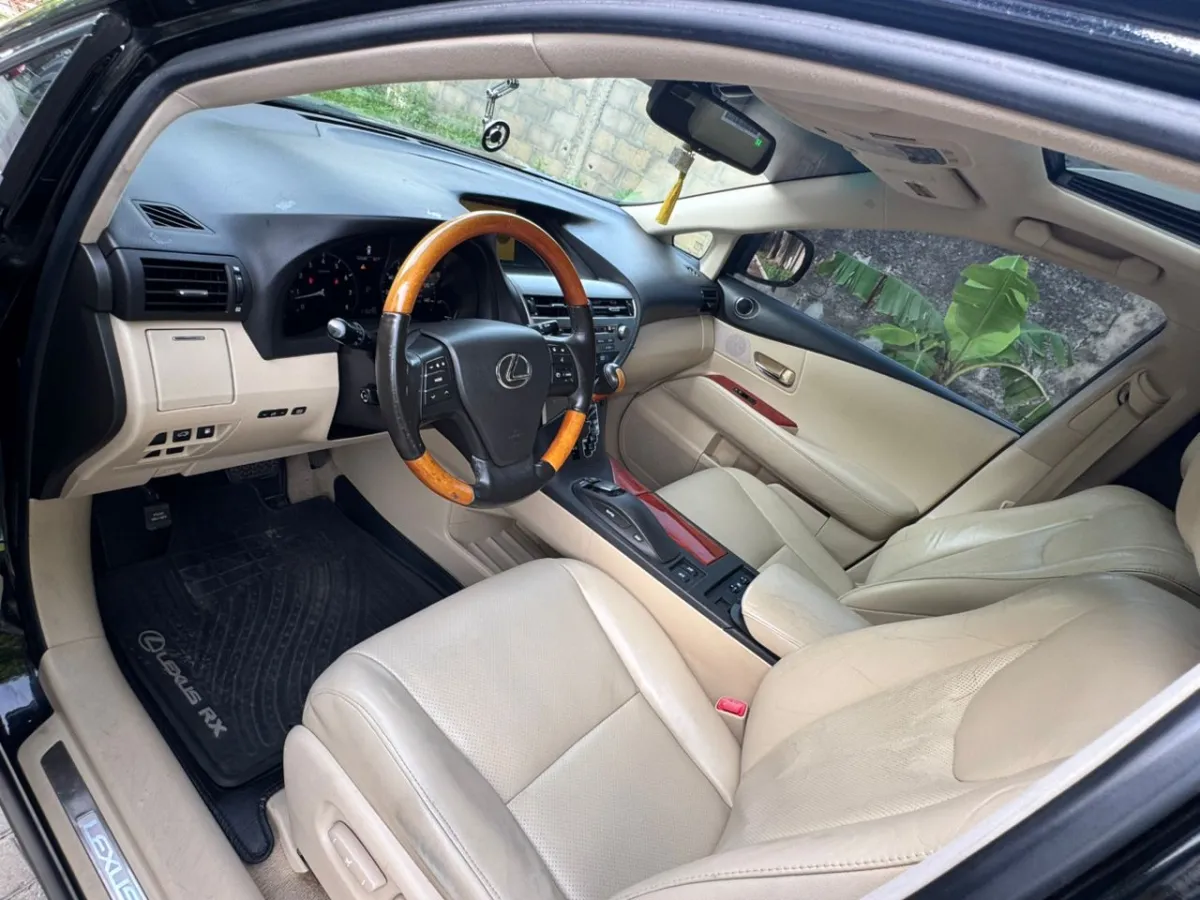 Few Months Used Lexus RX350 2010 Full Option - Image 7