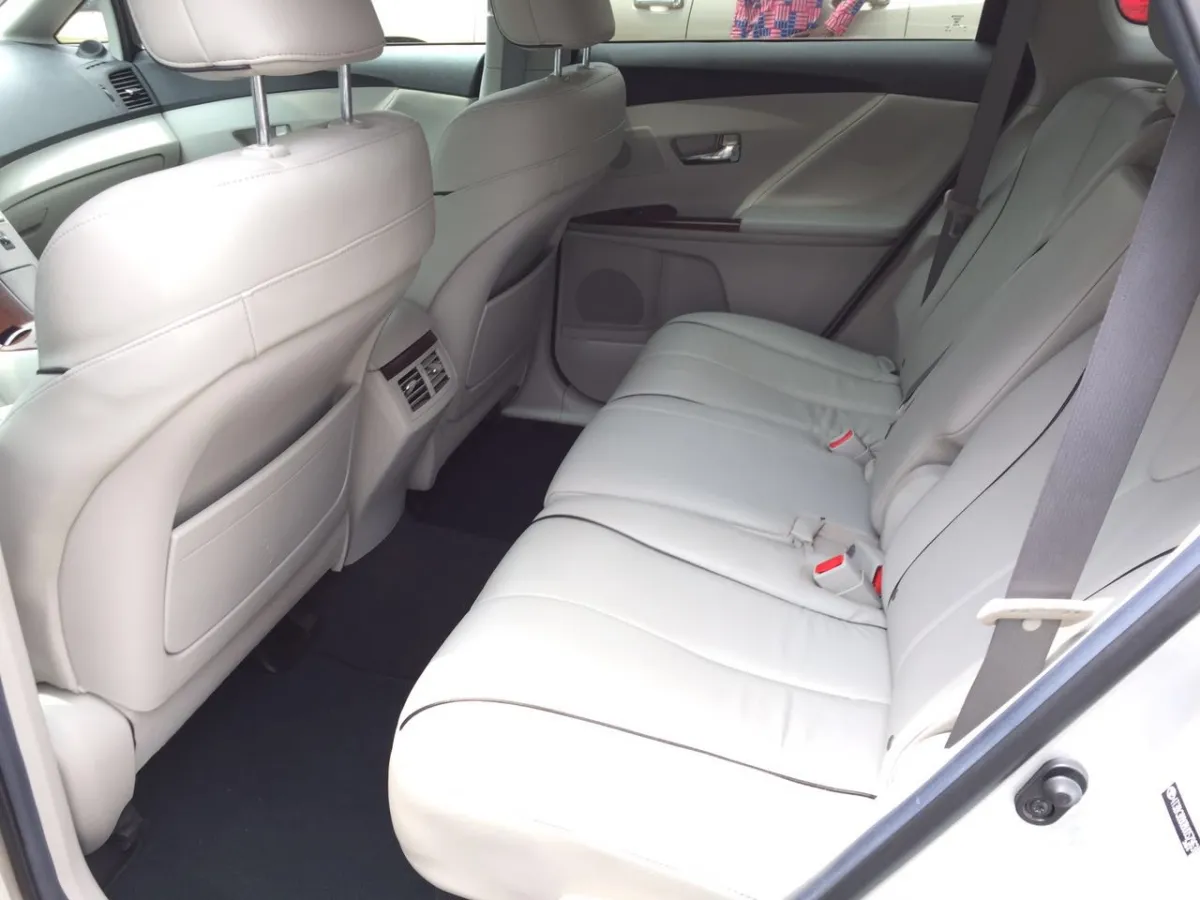 Newly 2011 Arrived Toyota venza xle - Image 4