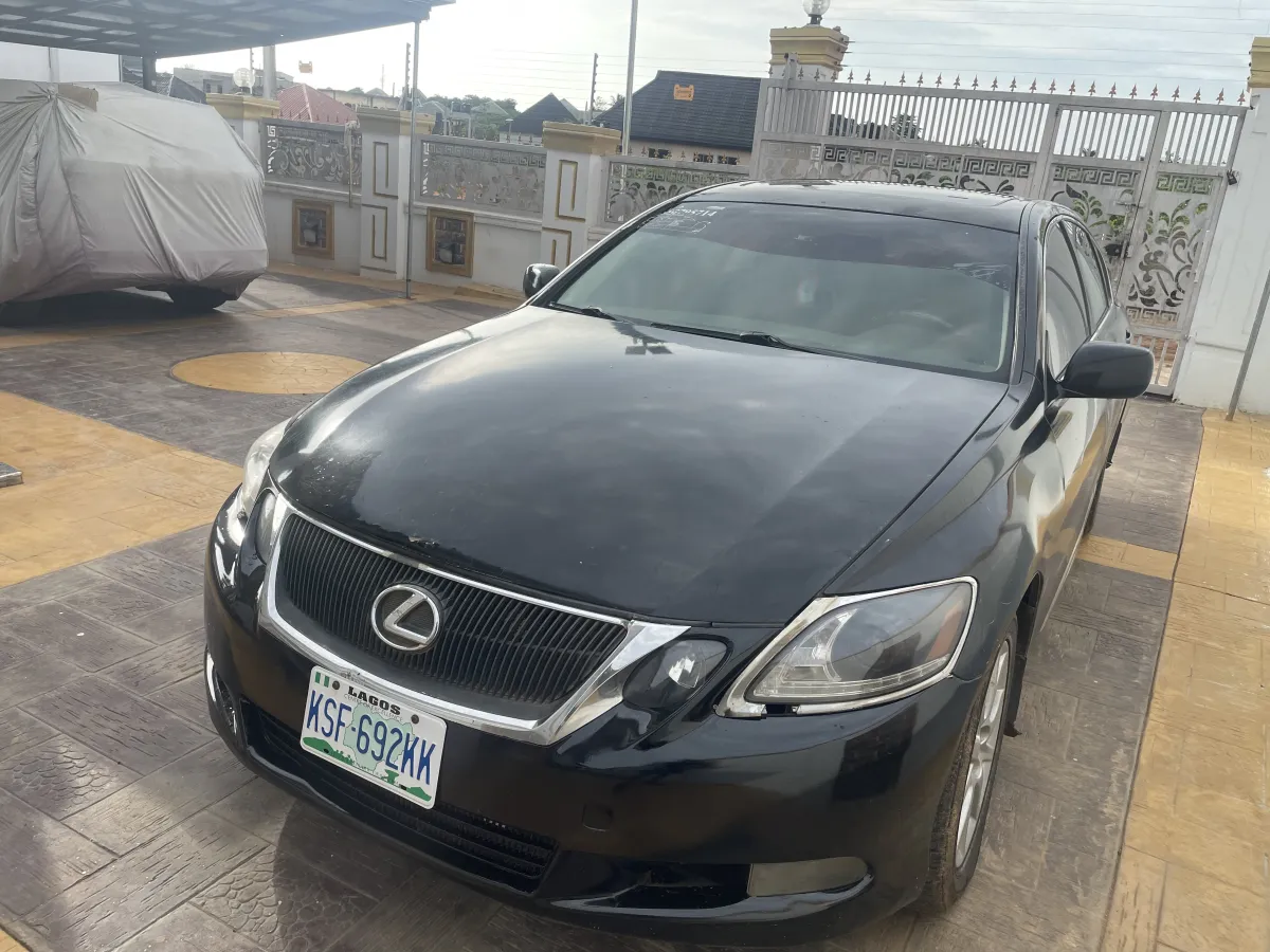 Clean used Gs300 in perfect condition - Image 2