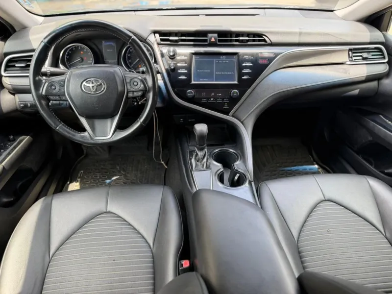 2019 TOYOTA CAMRY SE