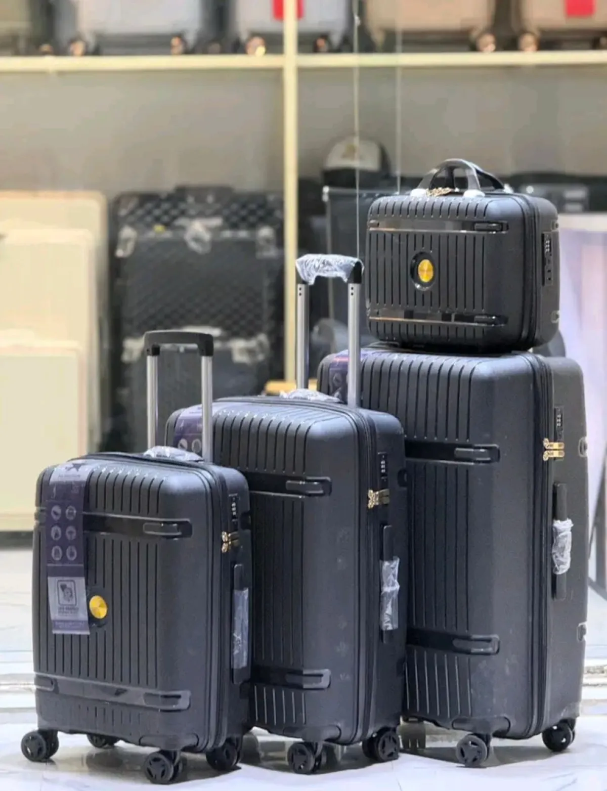 4in1 Traveling Luggage - Image 3