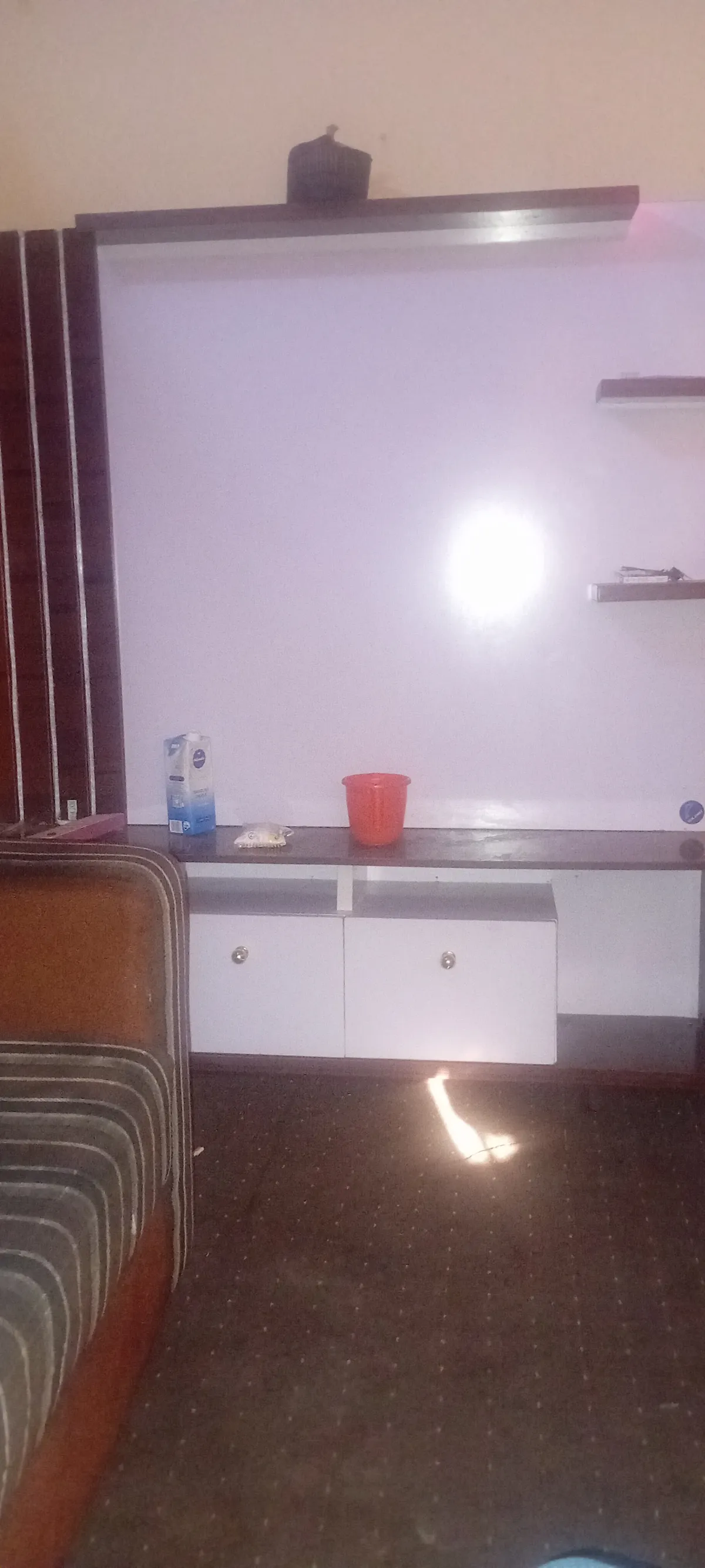 TV stand - Image 2