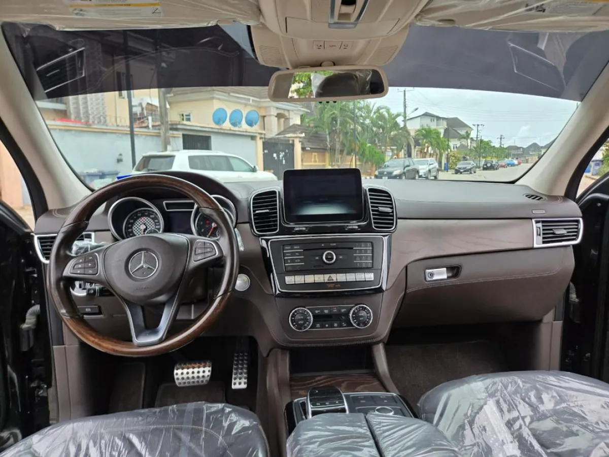 Gle 43 suv - Image 4