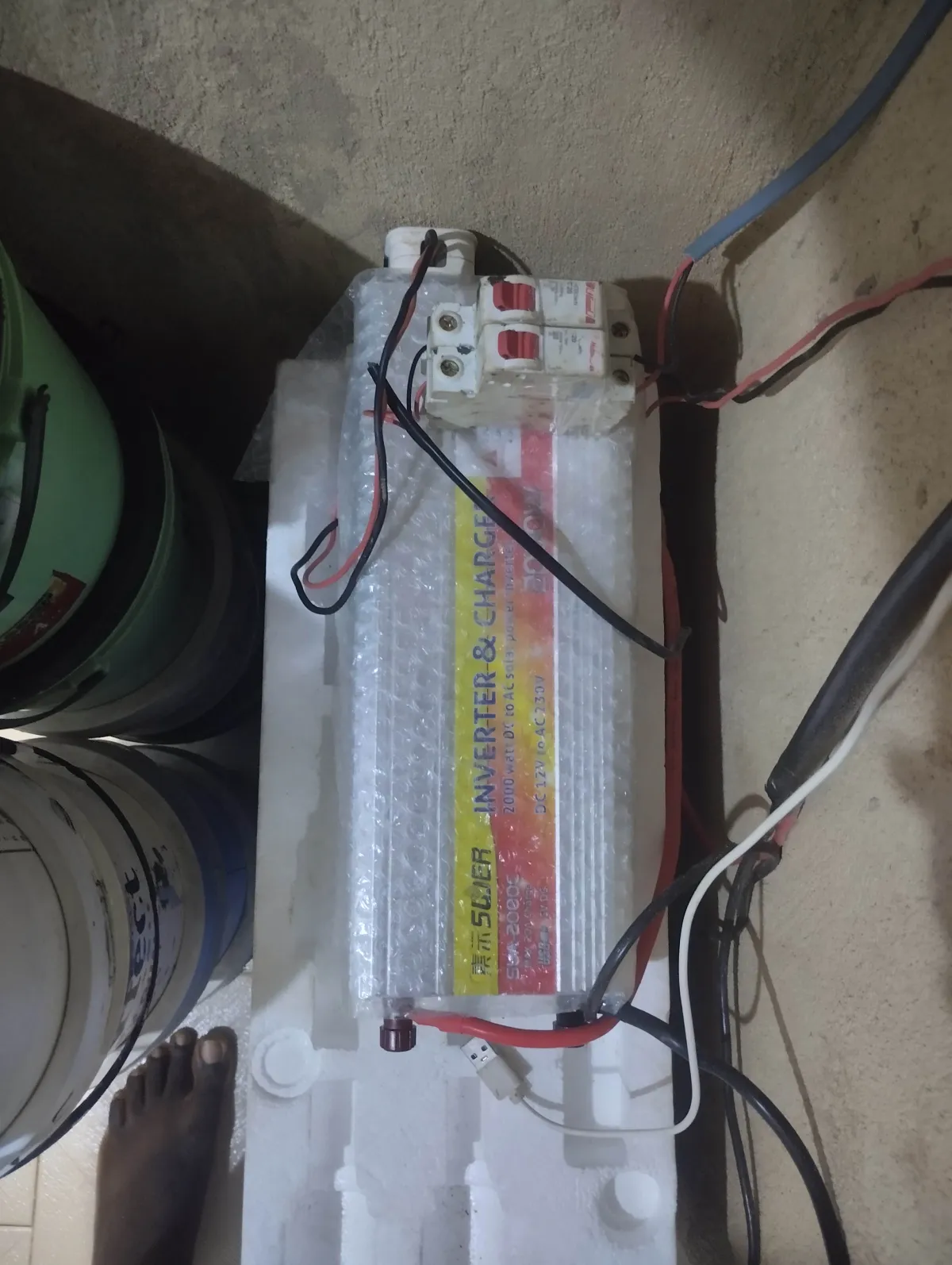 2000 w modified (sachet) inverter with charger (used for barely a month) - Image 1