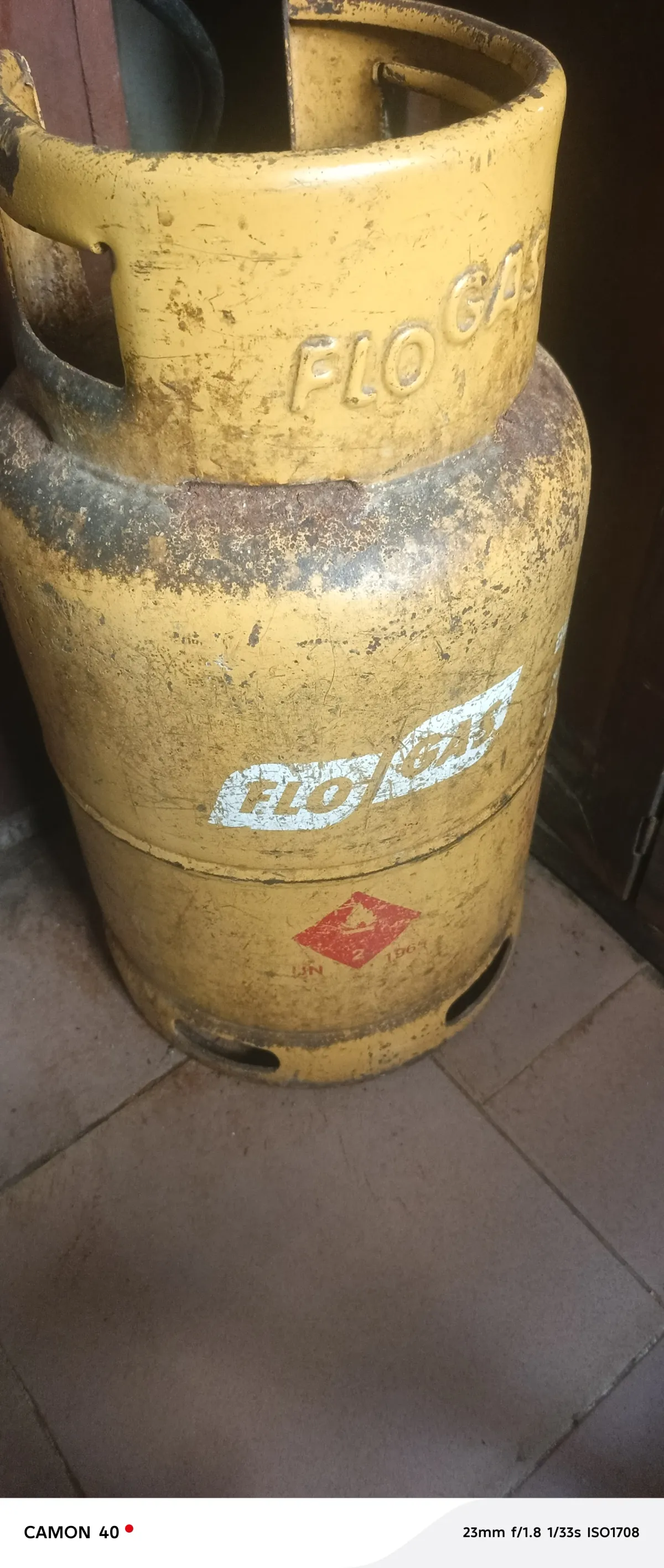12. 5kg gas cooker - Image 1