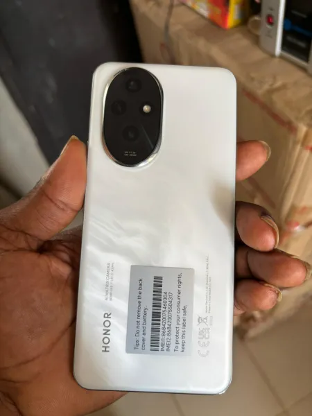Honor 200 5G 256GB and 12GB Ram Dual sim