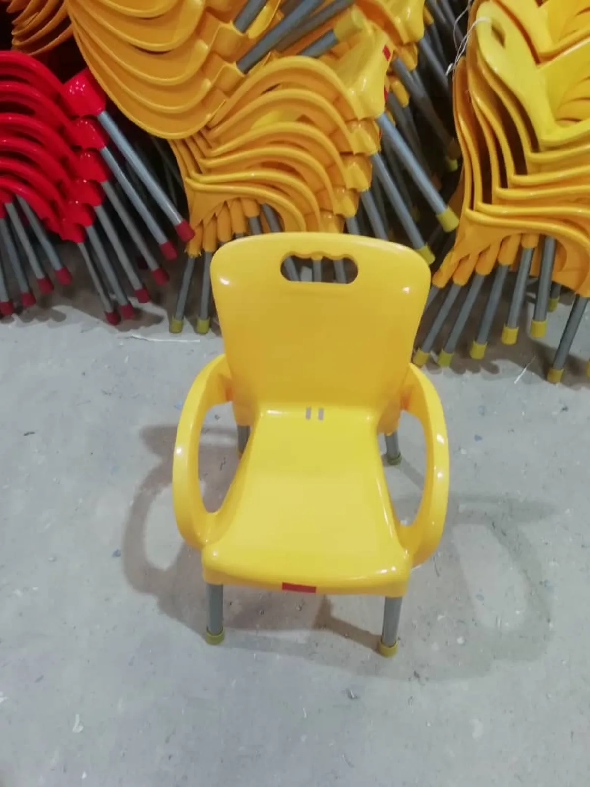 Strong plastic chairs - Image 5