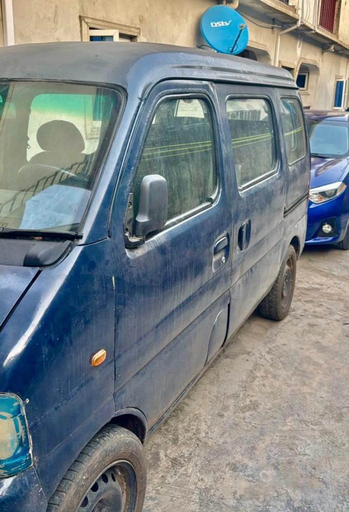Mini buses - Image 1