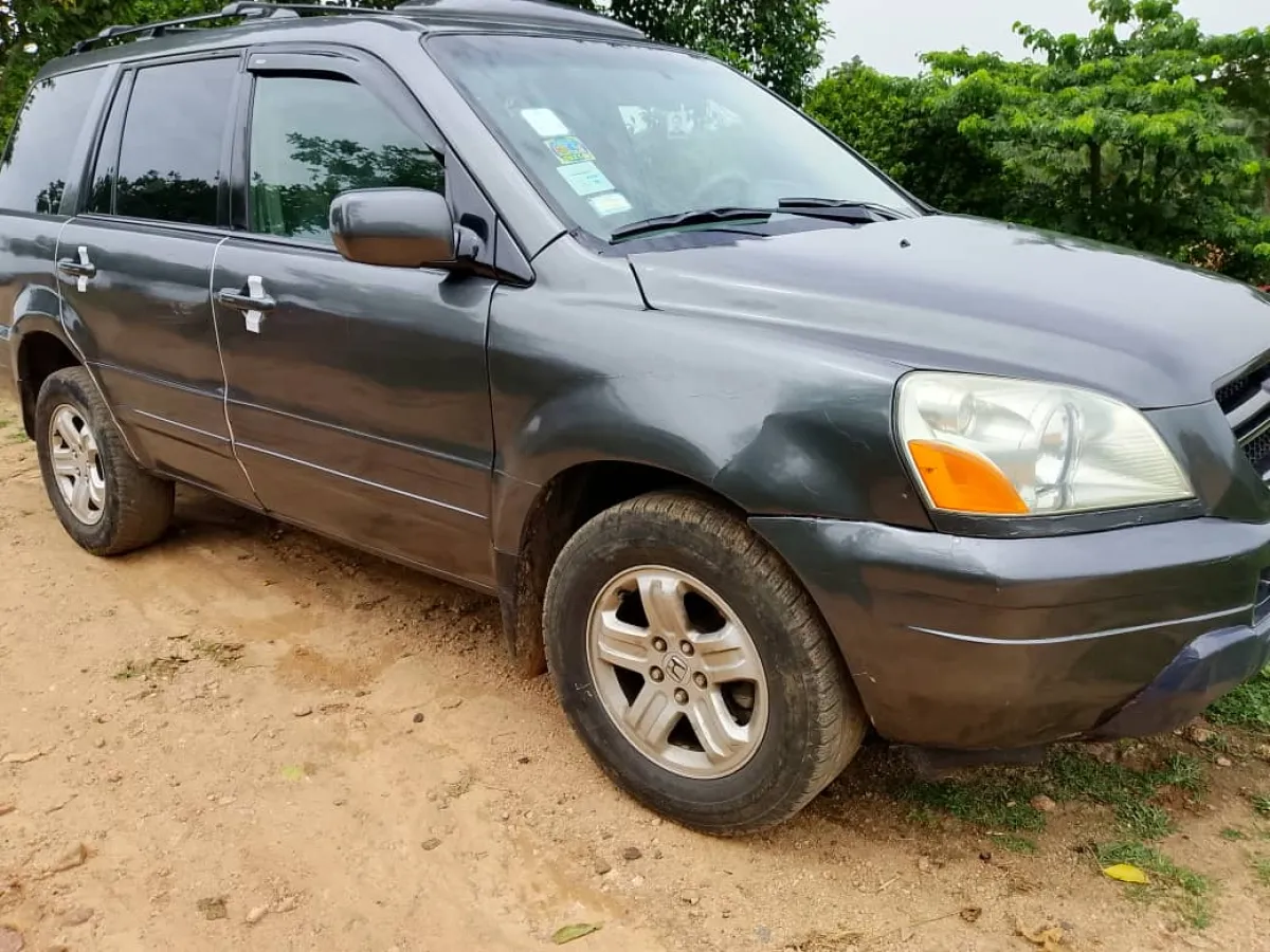 FOR SALE Clean Reliable Honda Pilot 2005 Model - Image 2