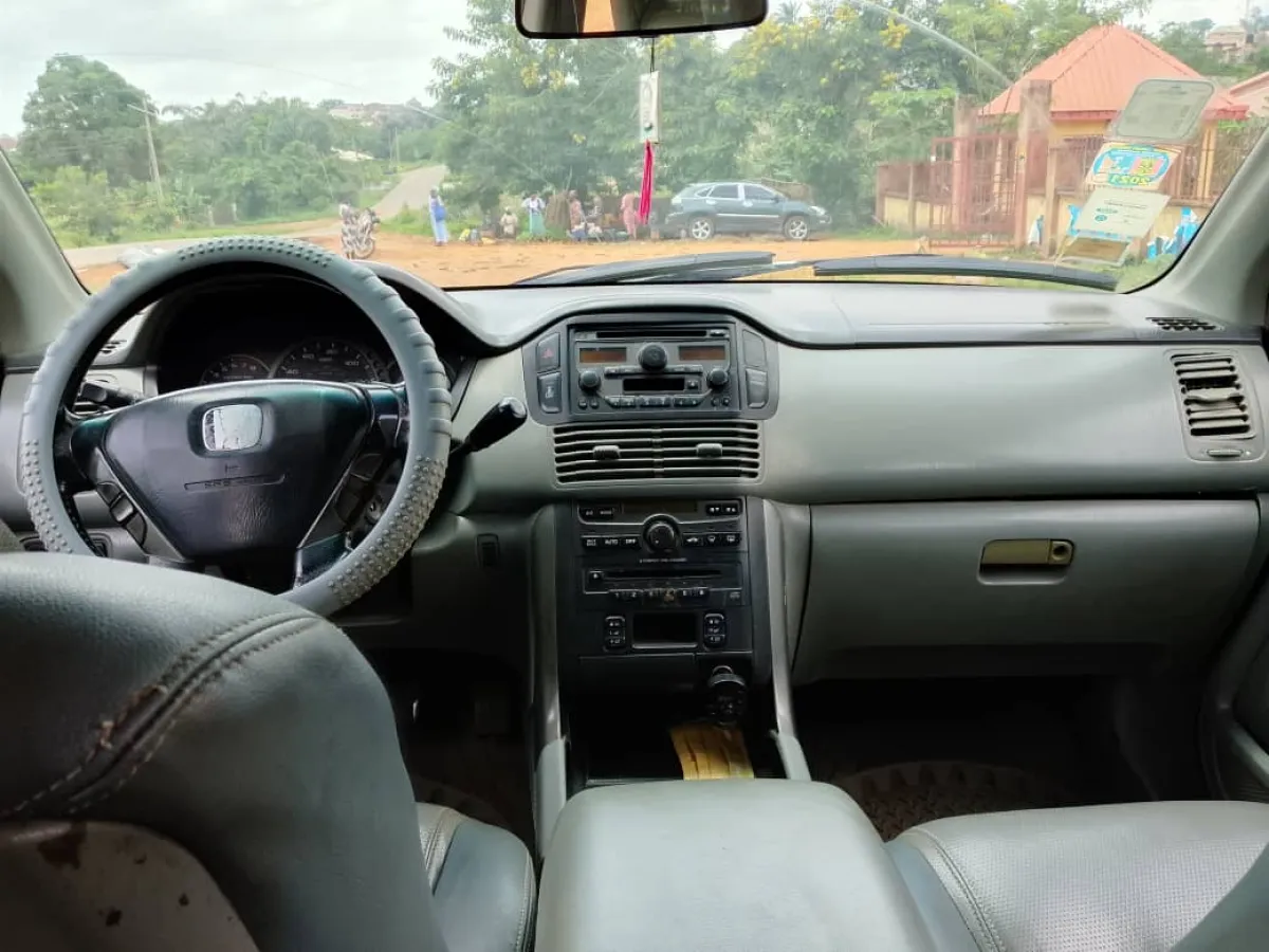 FOR SALE Clean Reliable Honda Pilot 2005 Model - Image 5