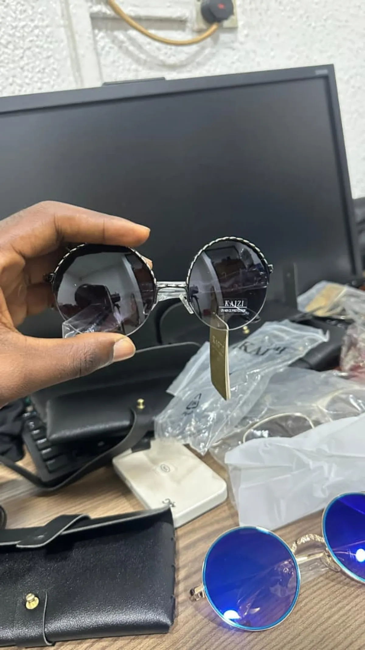 Sun glasses - Image 3