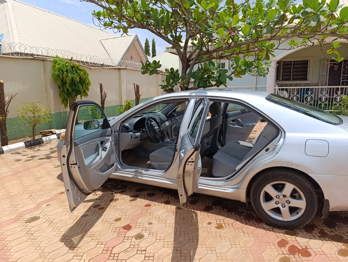 Foreign used Toyota Camry 2007 - Image 3