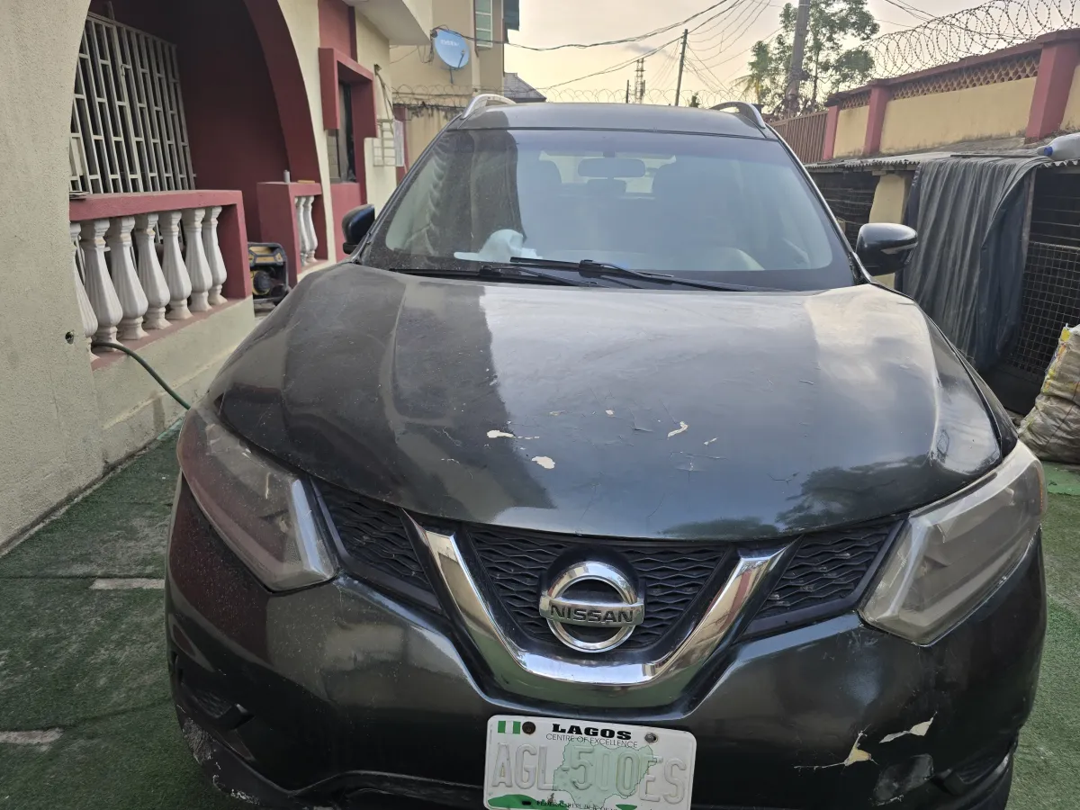 2015 Nissan Rogue - Image 2
