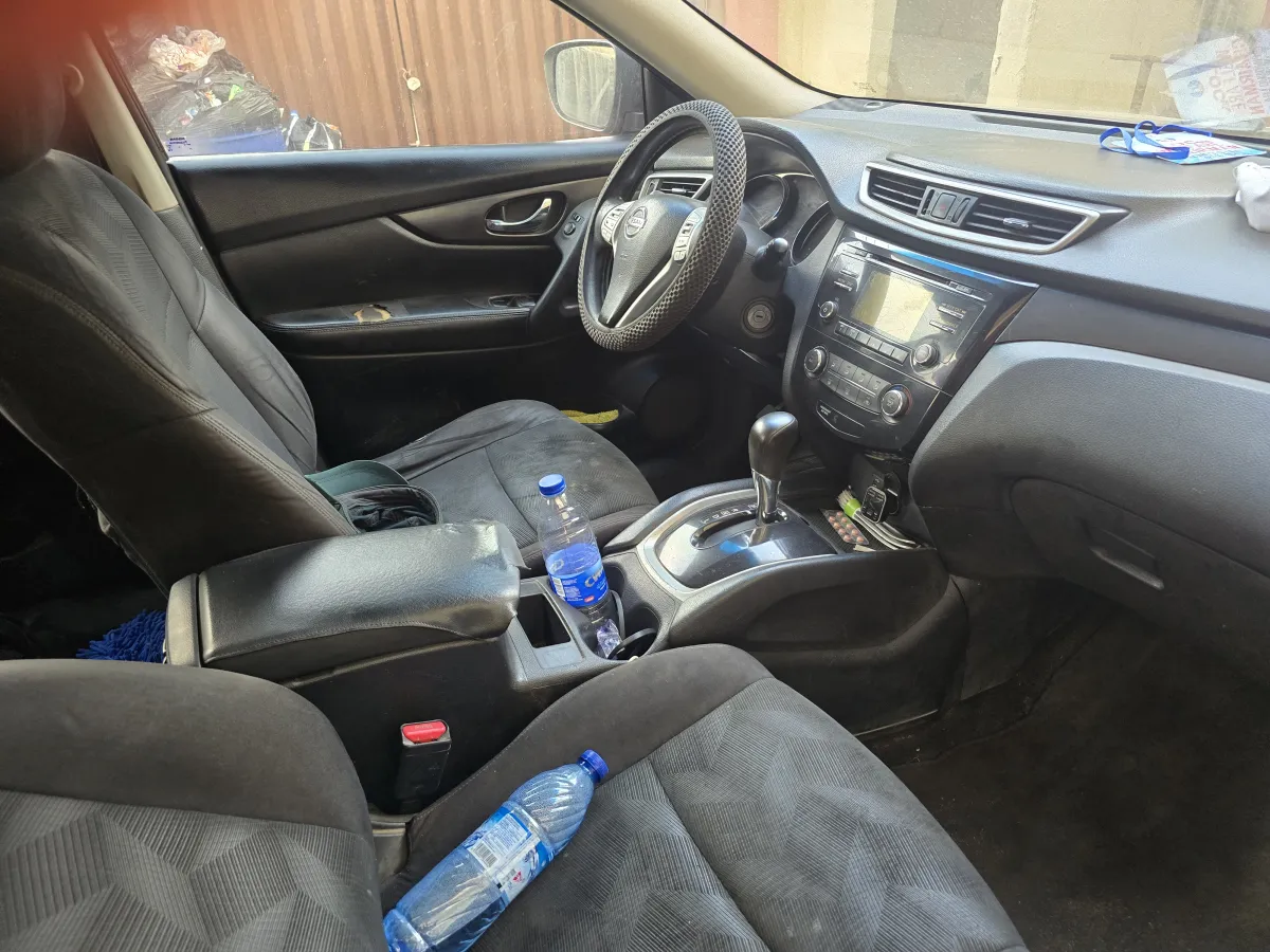 2015 Nissan Rogue - Image 3