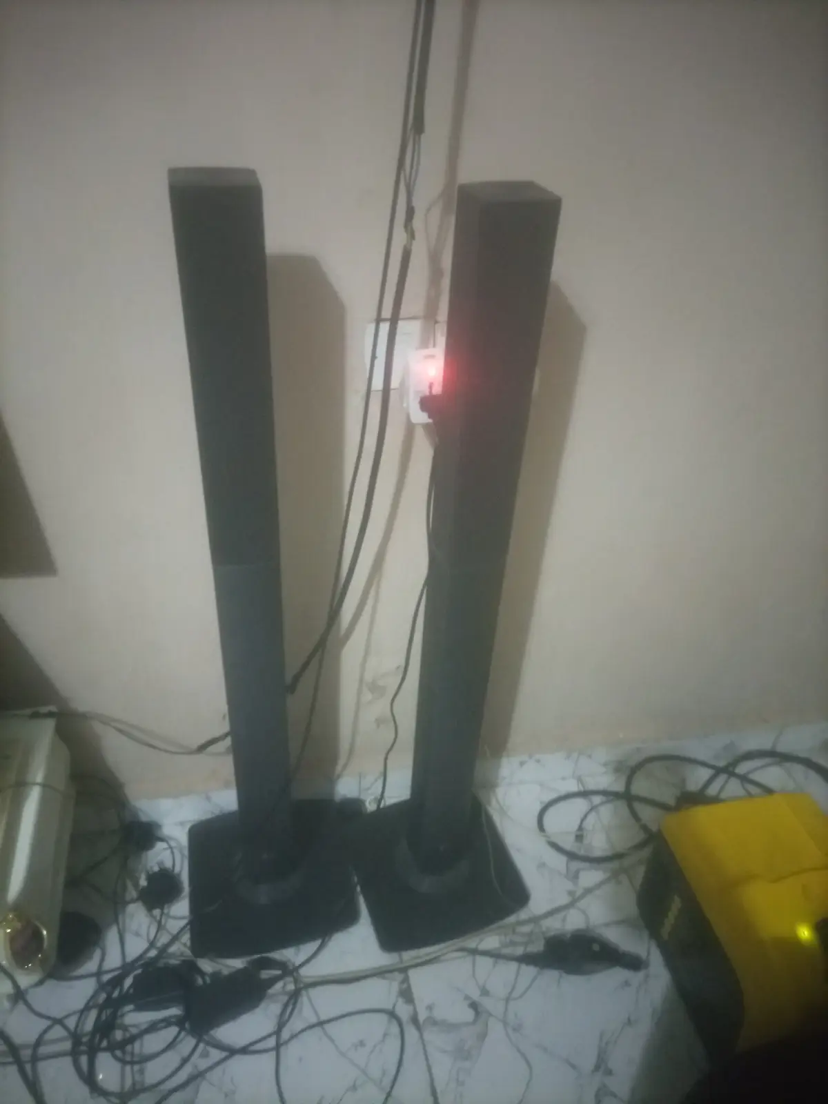 Clean LG home theater - Image 1