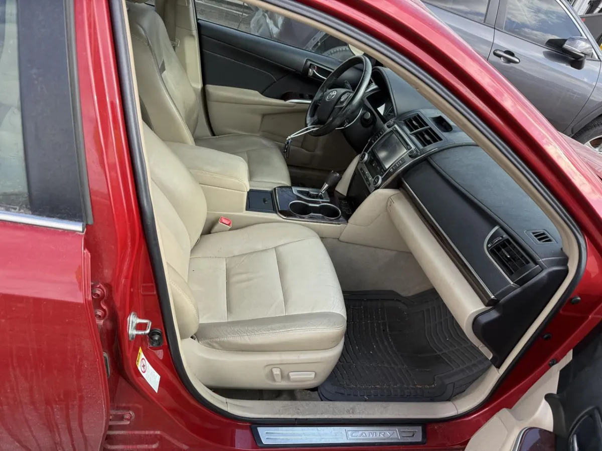 Toyota Camry XLE 2014 - Image 1