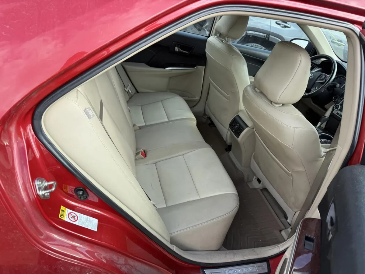 Toyota Camry XLE 2014 - Image 2