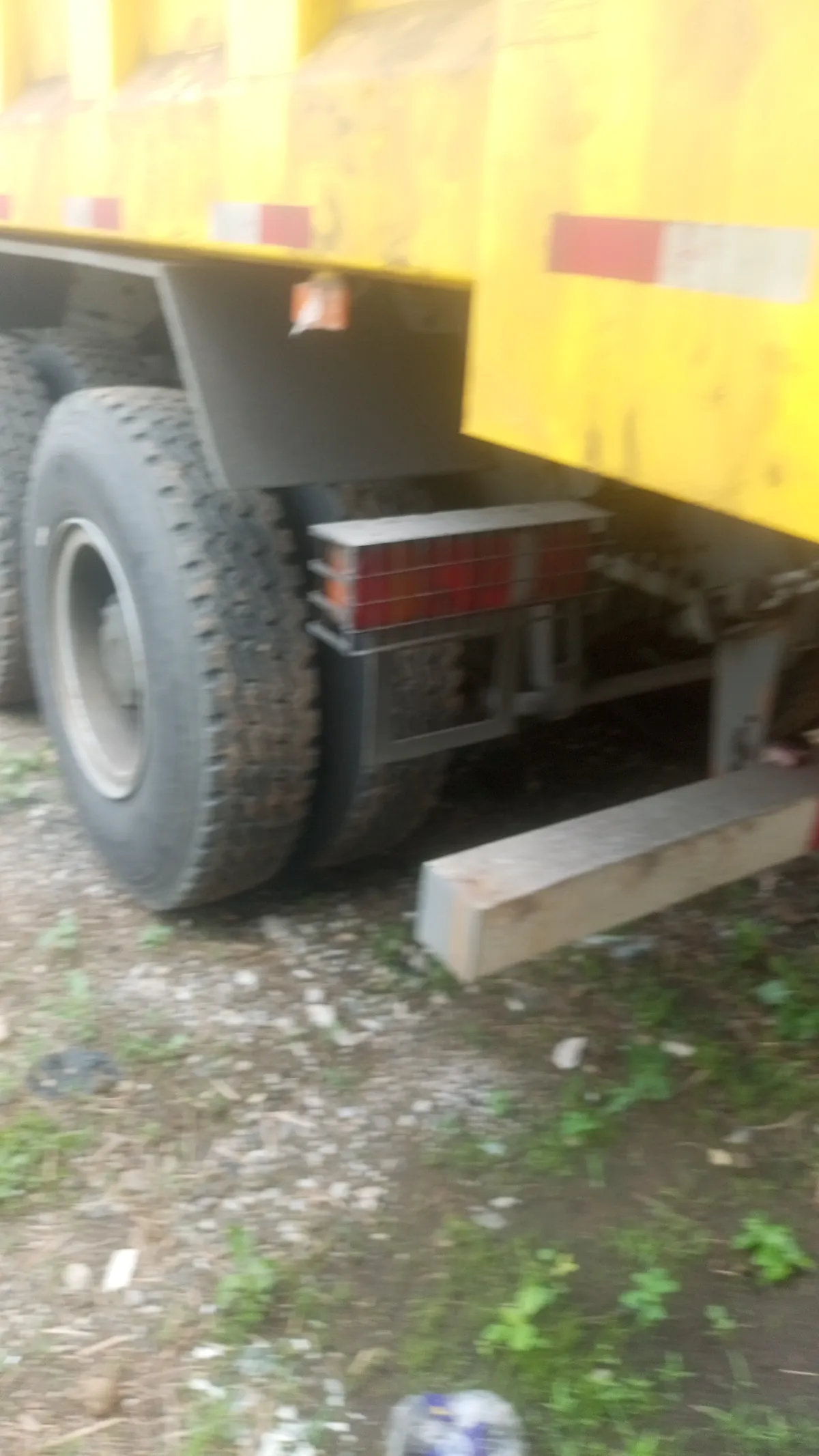 CHINESE TRUCKS AND EQUIPMENTS - Image 6
