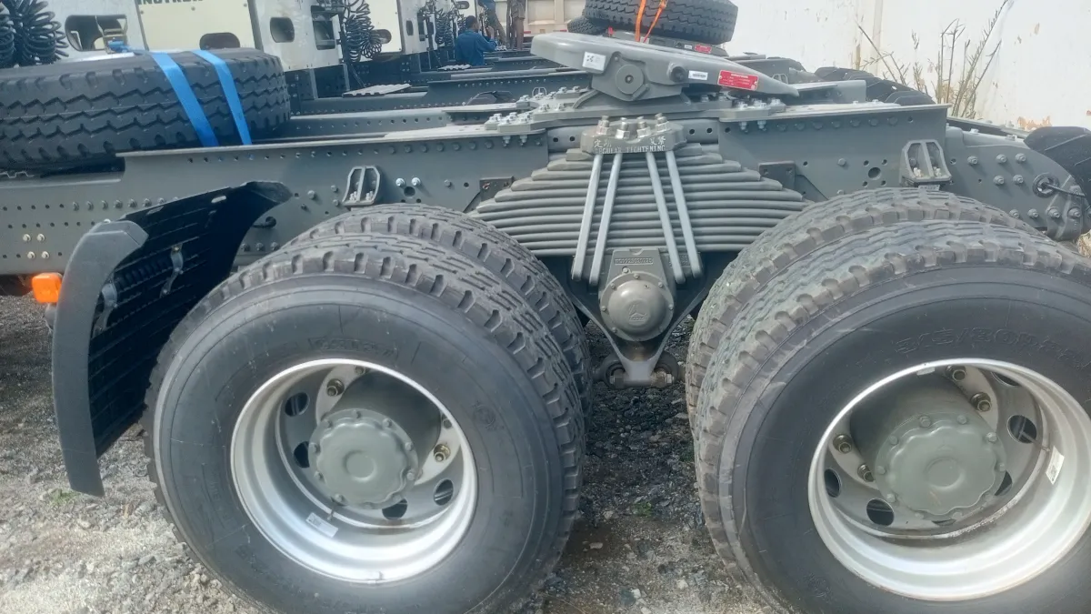 HOWO CNG TRUCK HEAD - Image 4