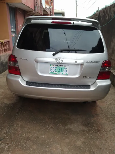 Very clean 2005 Toyota highlander for sale